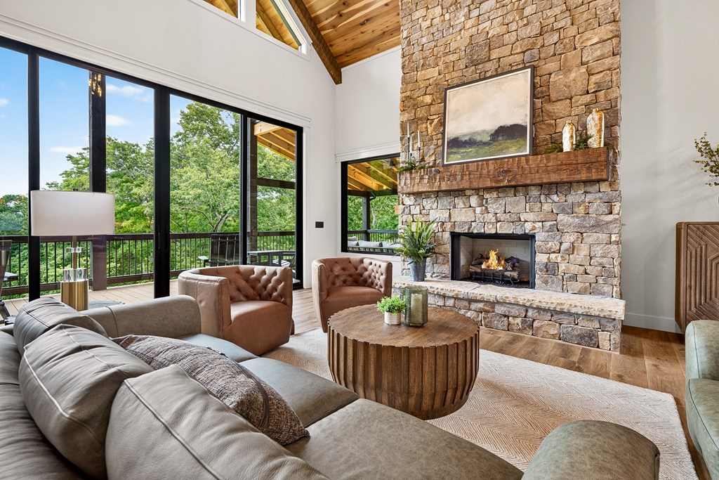 44 Staurolite Mountain Road