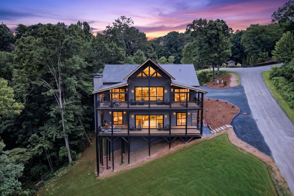 44 Staurolite Mountain Road