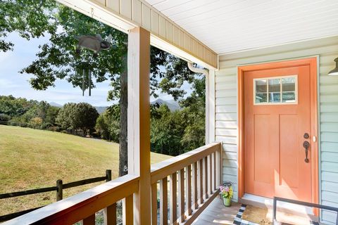 A home in Hiawassee