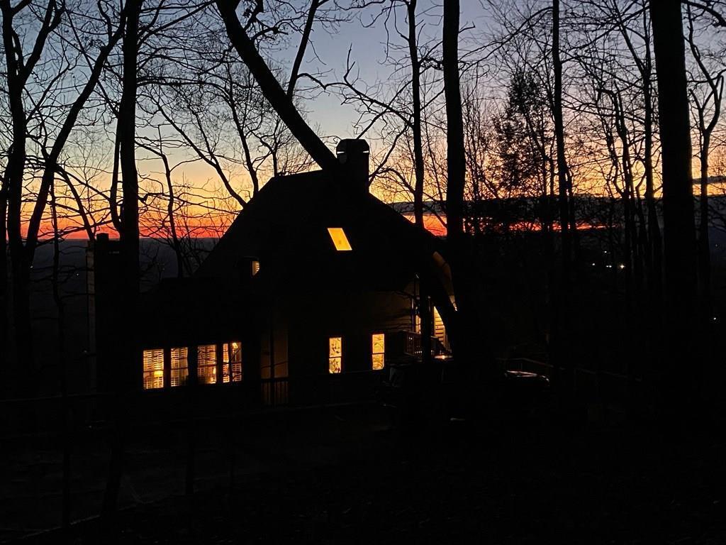 1911 Ridge View Drive