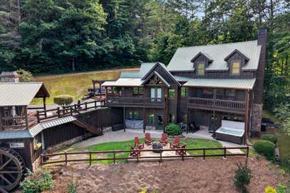 24 Twin Lakes Road Blue Ridge GA 30513