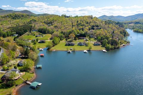 A home in Hiawassee