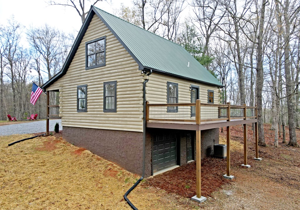930 Robert Miller Lane