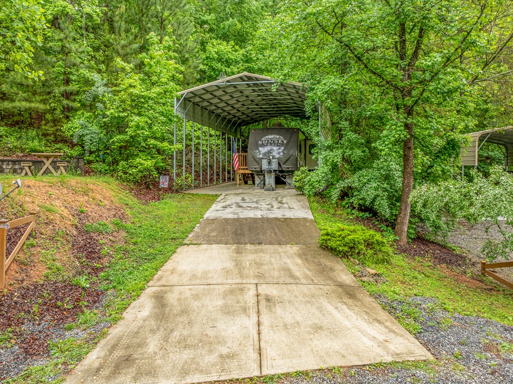 212 Phoenix Drive