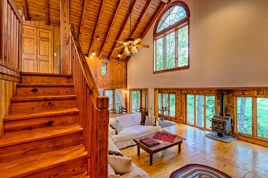 Warne, North Carolina, 28909, United States, 5 Bedrooms Bedrooms, ,6 BathroomsBathrooms,Residential,Active,1968121