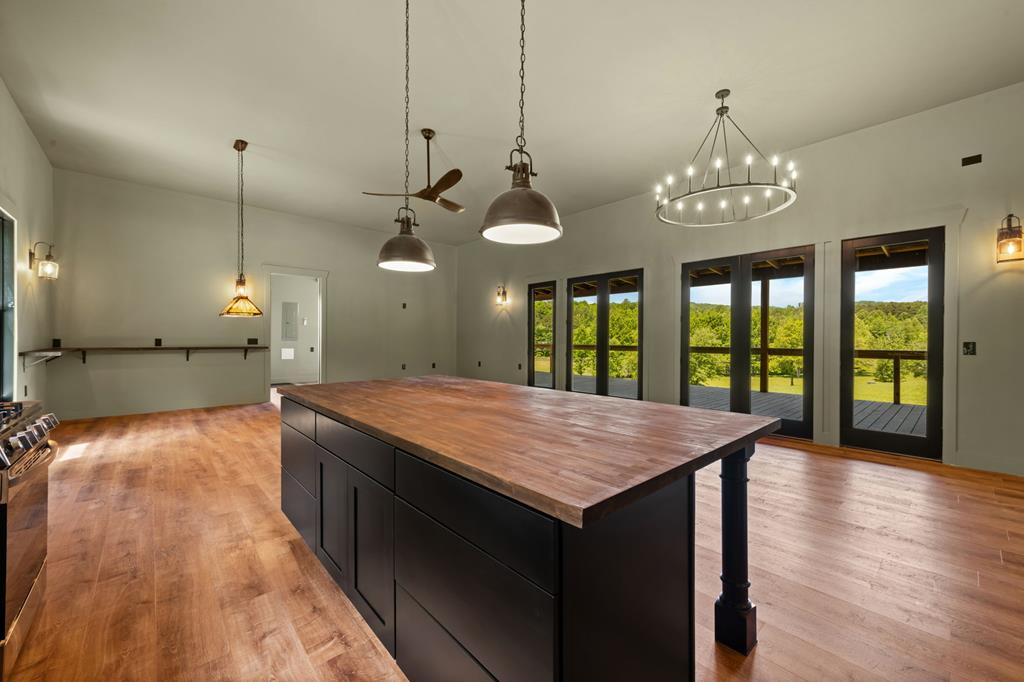 Warne, North Carolina, 28909, United States, 5 Bedrooms Bedrooms, ,6 BathroomsBathrooms,Residential,Active,1968121