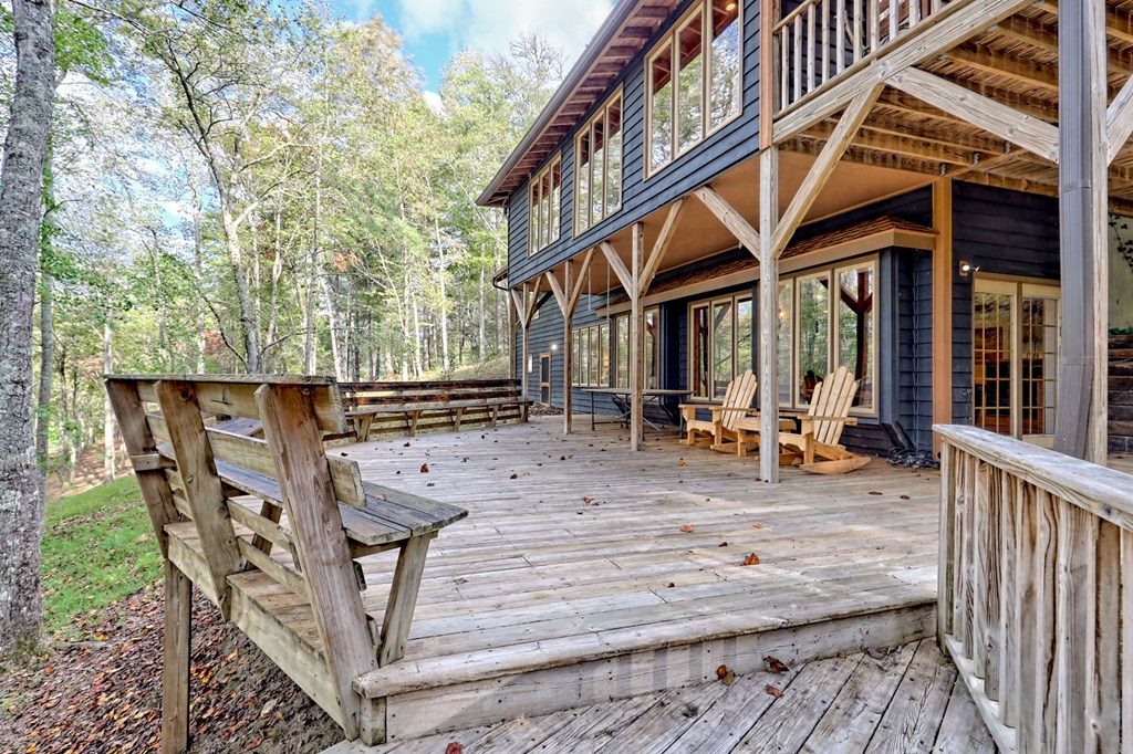 Warne, North Carolina, 28909, United States, 5 Bedrooms Bedrooms, ,6 BathroomsBathrooms,Residential,Active,1968121