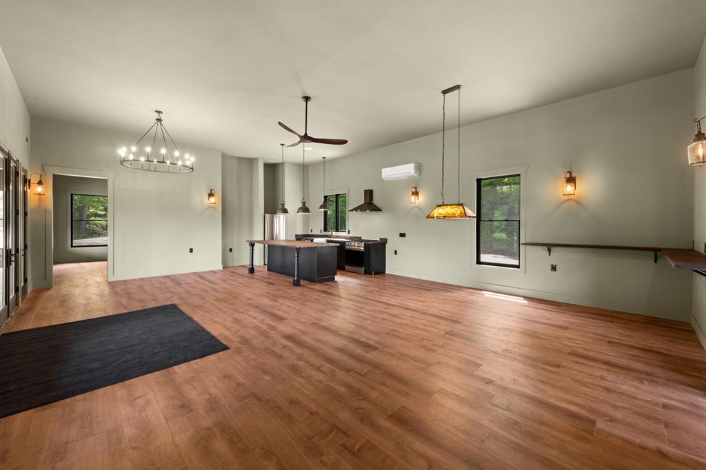 Warne, North Carolina, 28909, United States, 5 Bedrooms Bedrooms, ,6 BathroomsBathrooms,Residential,Active,1968121
