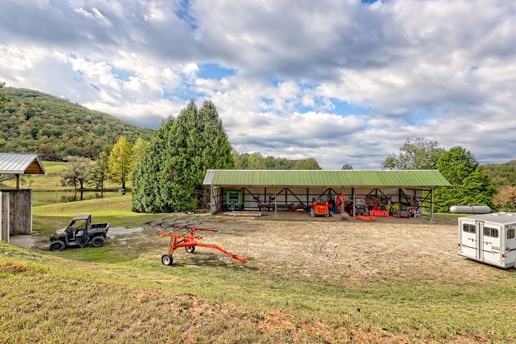 Warne, North Carolina, 28909, United States, 5 Bedrooms Bedrooms, ,6 BathroomsBathrooms,Residential,Active,1968121
