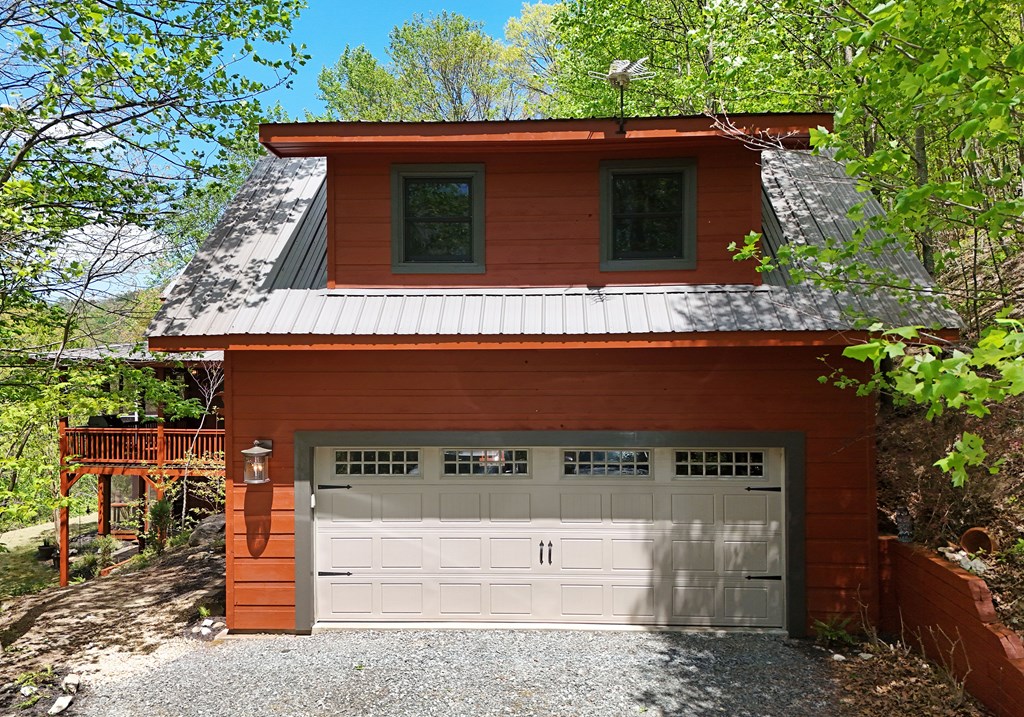 327 Prospectors Pass