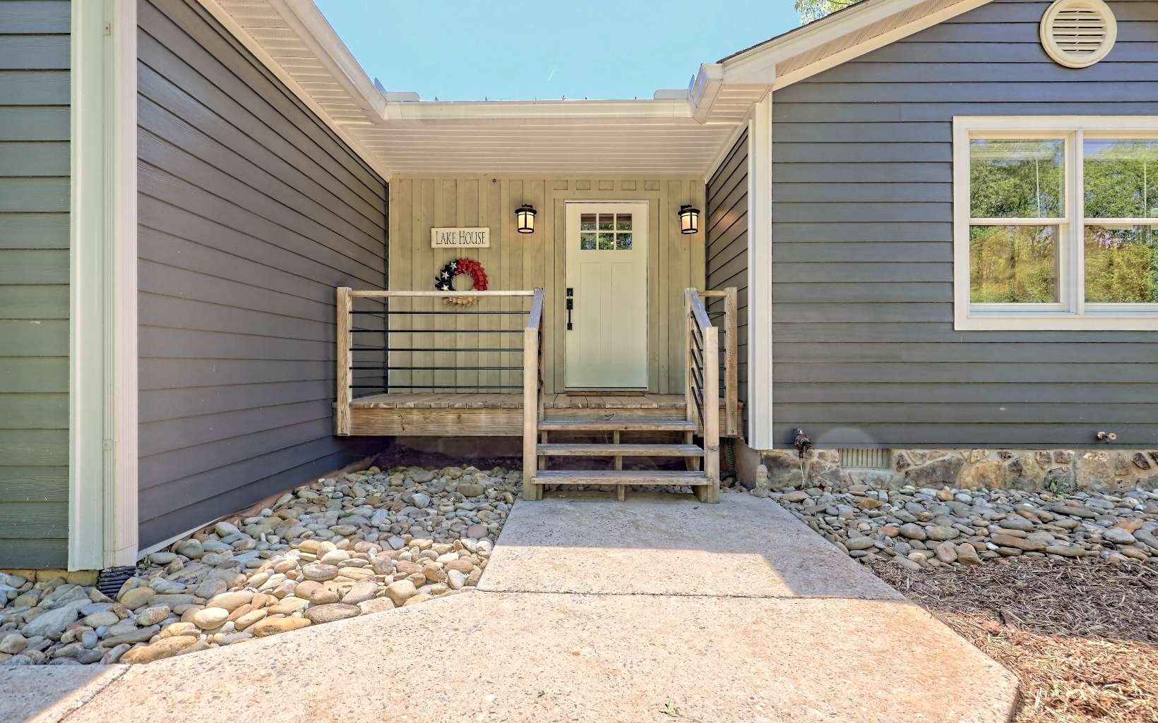 1652 Stonecrest Circle
