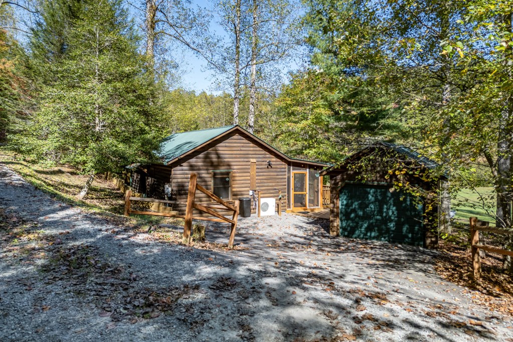 280 Meadow Creek Lane