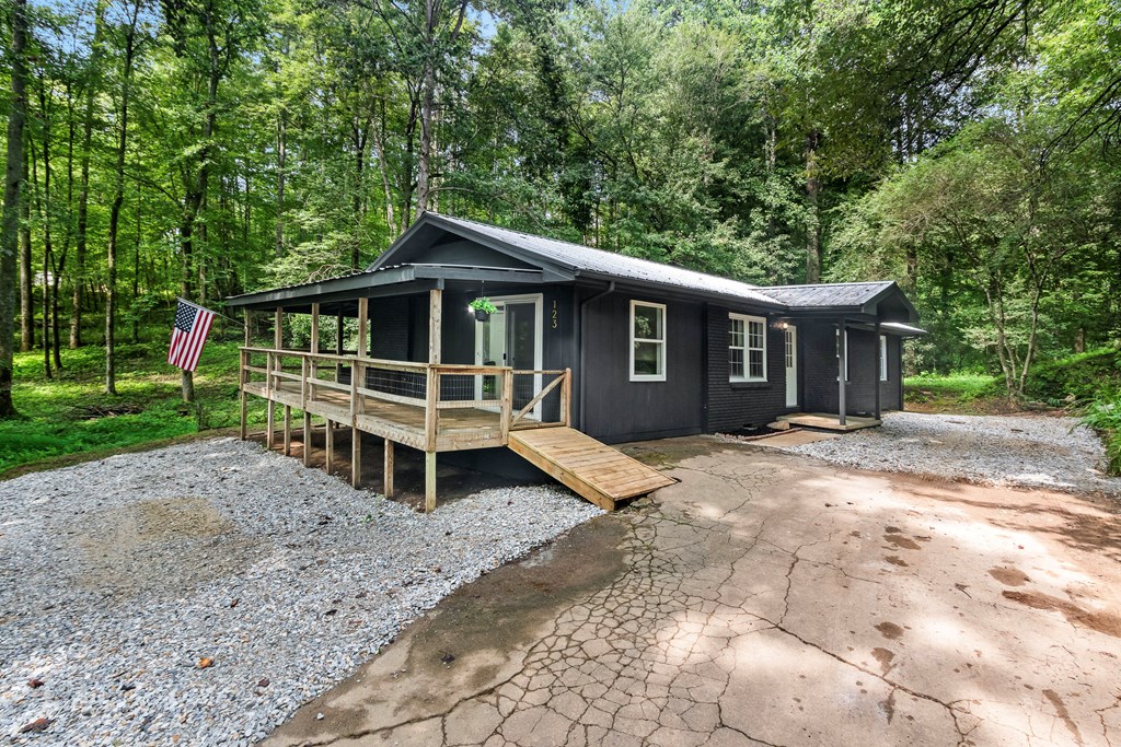 123 Quarry Road
