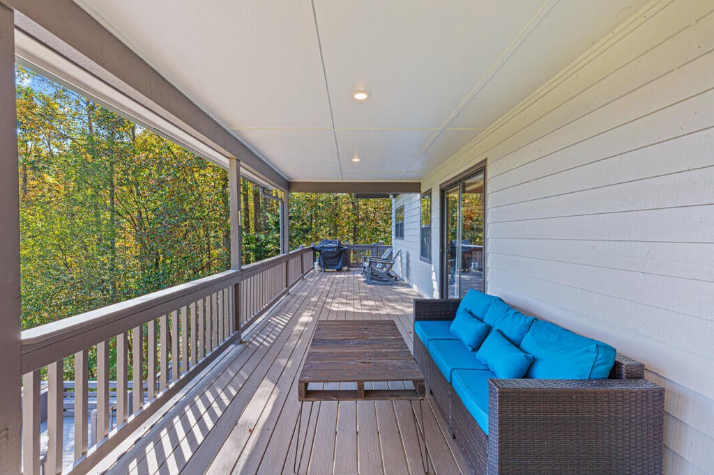 1109 Flat Rock Gap Road