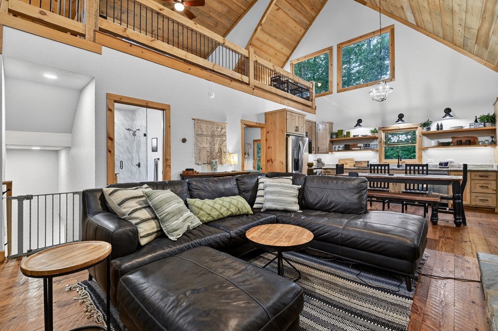270 Wild Oaks Way