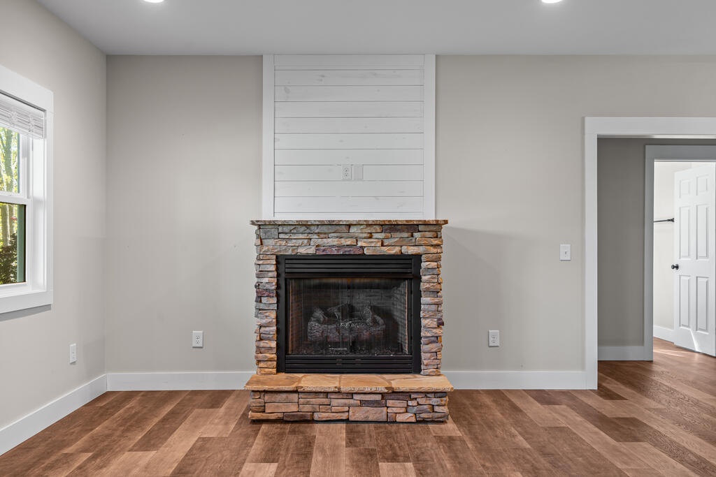 158 Oxford Trail