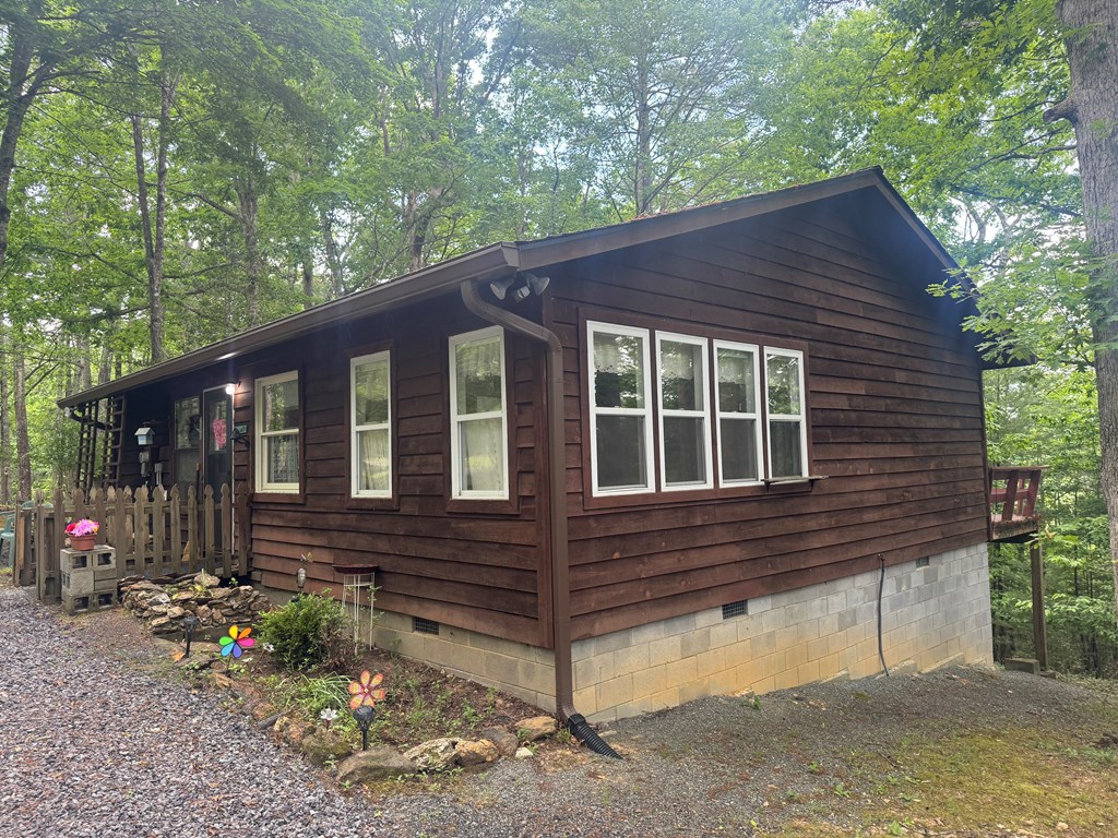 210 Holly Ridge Lane