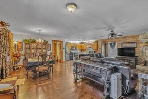 32 W Mountain Meadows Drive W