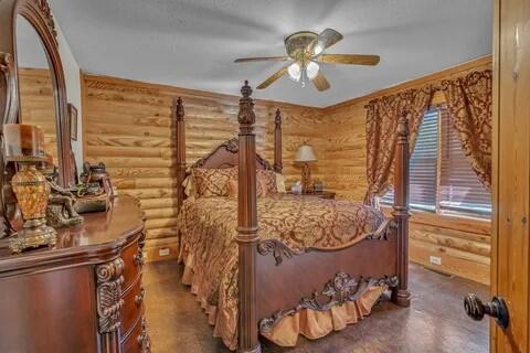 32 W Mountain Meadows Drive W