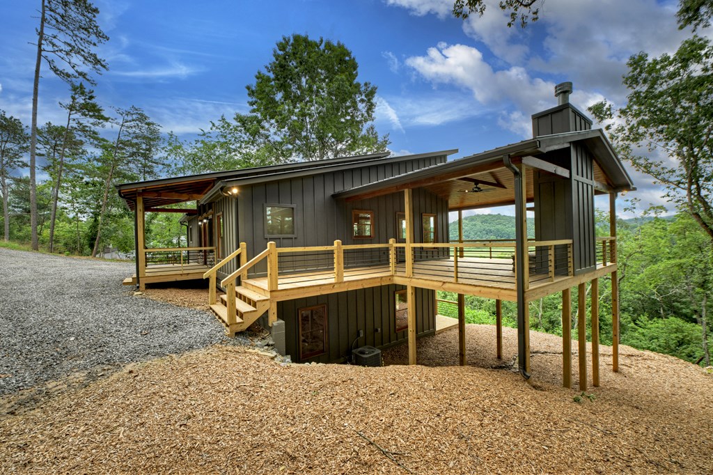 418 Windy Valley Trail