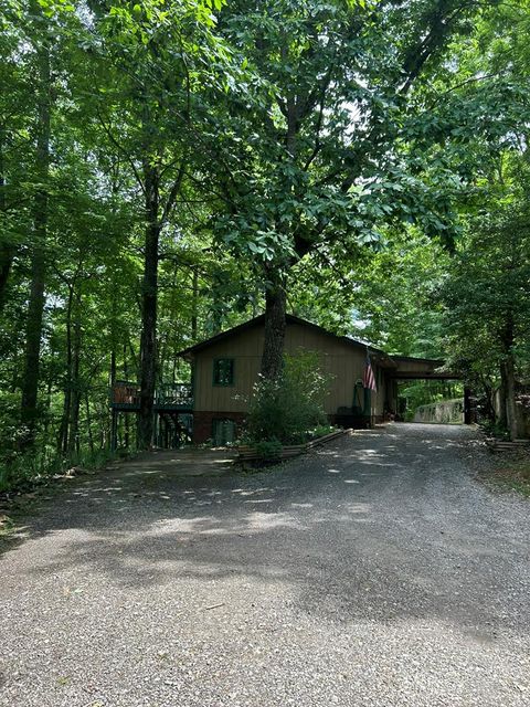 7677 Albury Road Young Harris GA 30582