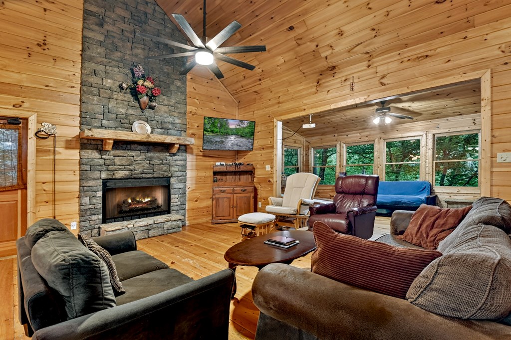 550 Hillsdale Drive