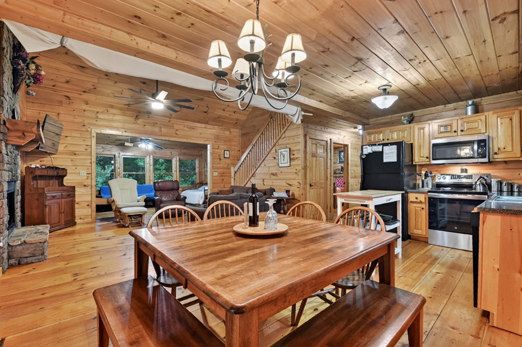 550 Hillsdale Drive