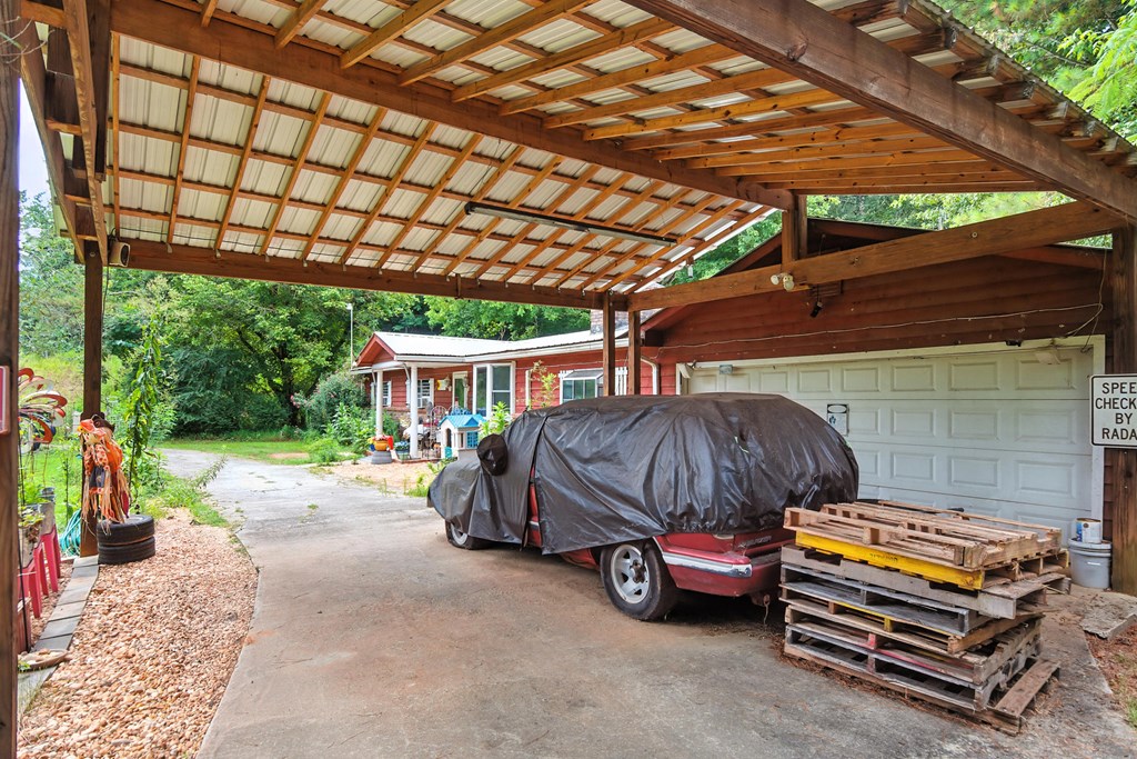 5706 Tails Creek Road