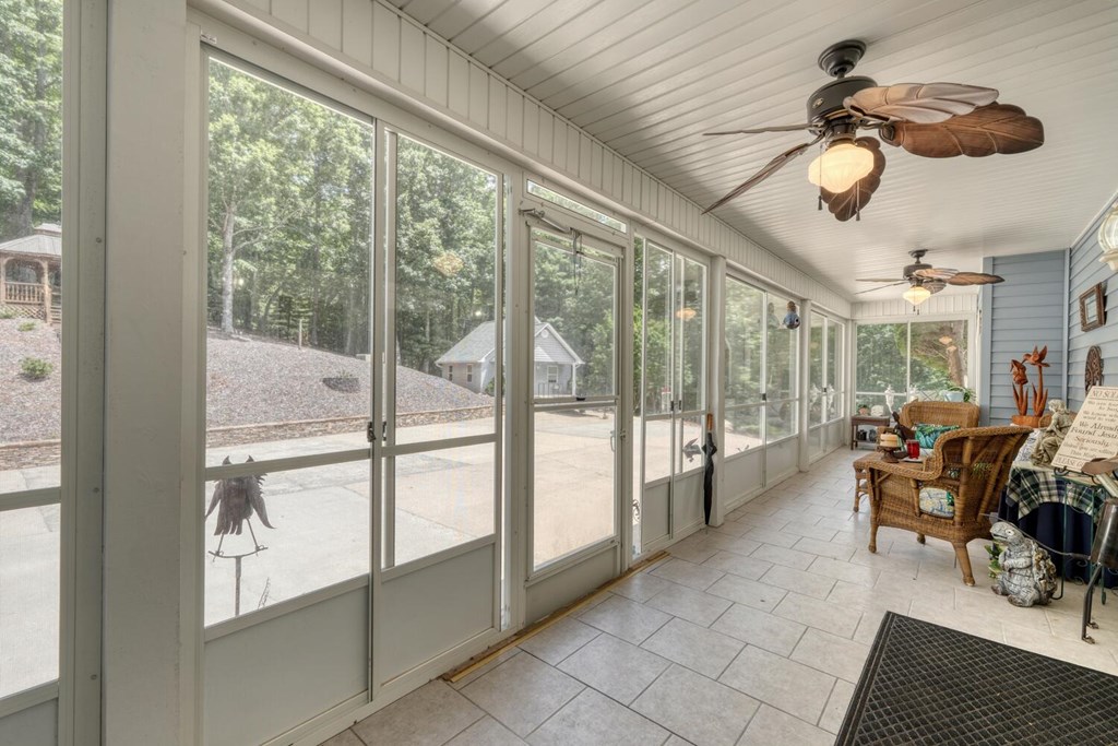 Blairsville, Georgia, 30512, United States, 4 Bedrooms Bedrooms, ,4 BathroomsBathrooms,Residential,Active,1892611