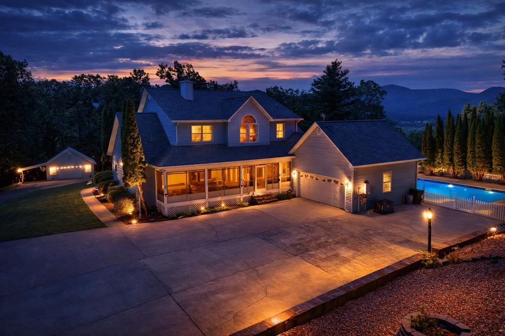 Blairsville, Georgia, 30512, United States, 4 Bedrooms Bedrooms, ,4 BathroomsBathrooms,Residential,Active,1892611
