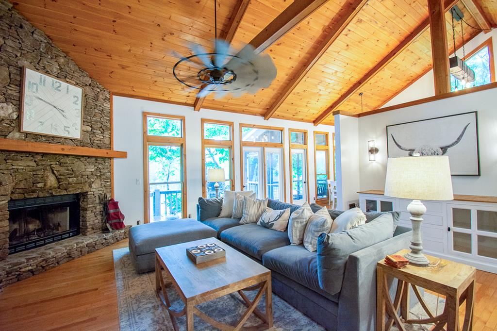 128 Overlake Court