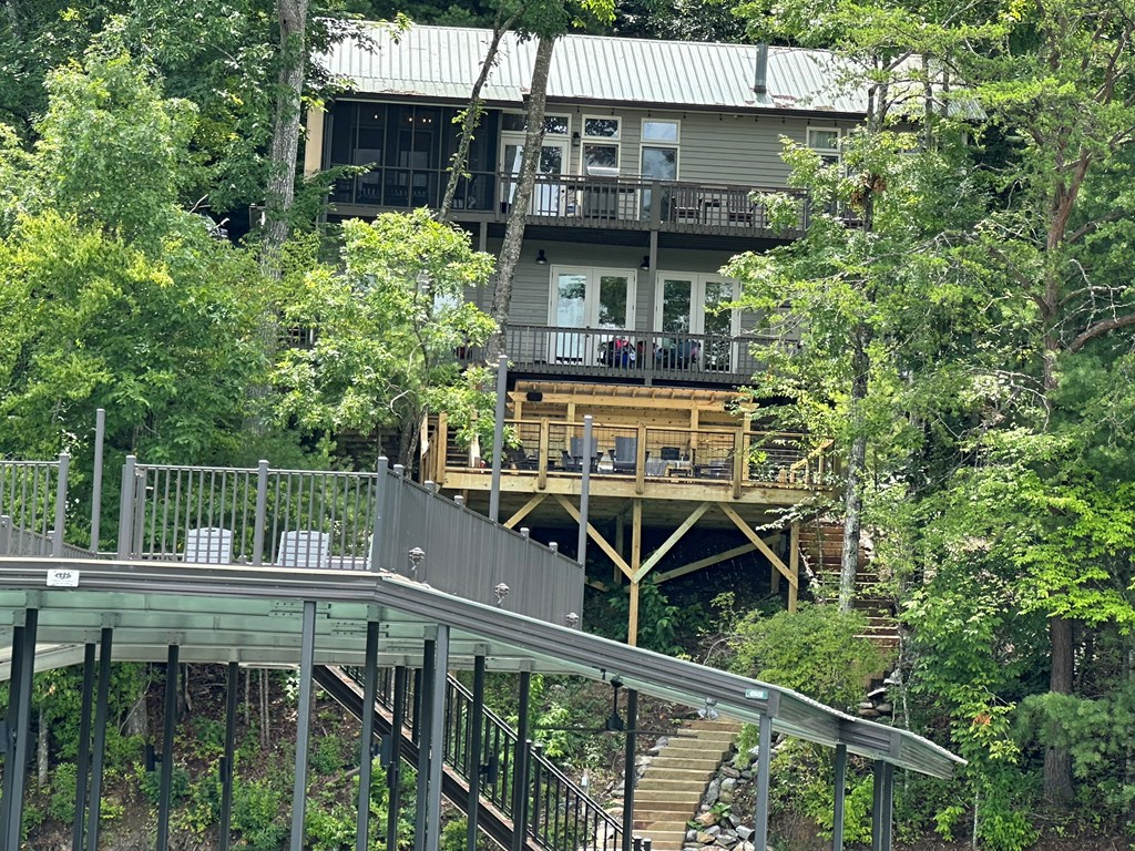 128 Overlake Court