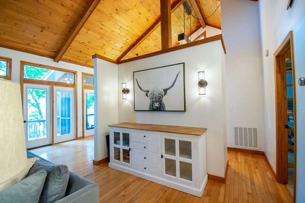 128 Overlake Court