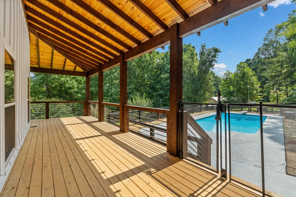 109 Lakeview Court