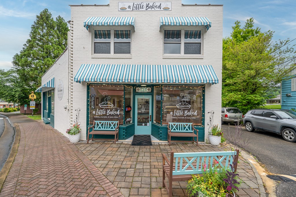 128 Main Street N