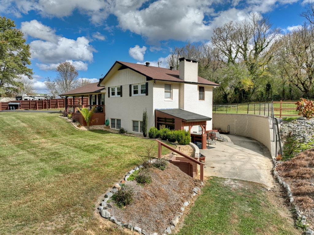 79 Lake Drive