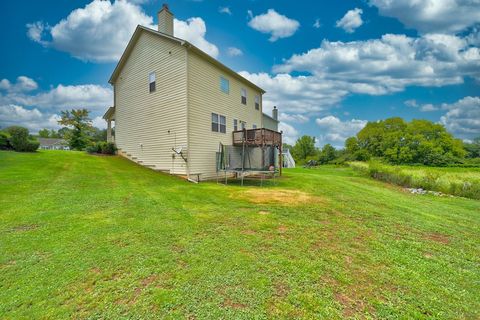 A home in Adairsville