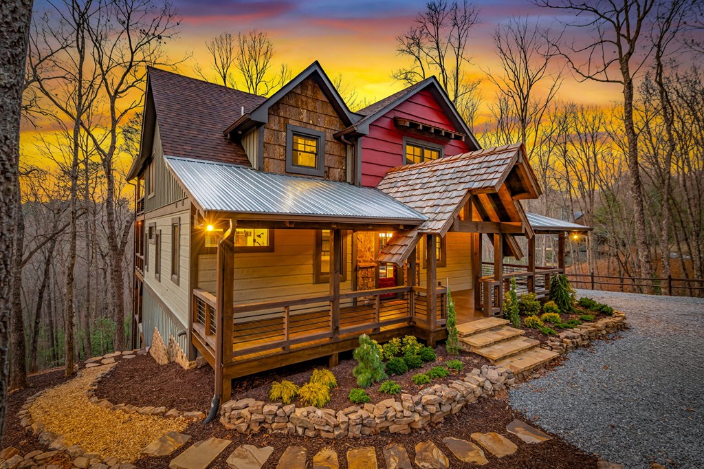 Blue Ridge, Georgia, 30513, United States, 3 Bedrooms Bedrooms, ,4 BathroomsBathrooms,Residential,Active,2028743