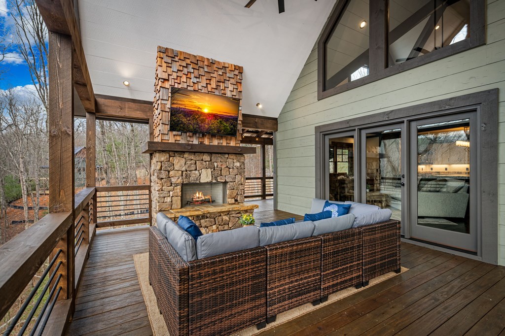 Blue Ridge, Georgia, 30513, United States, 3 Bedrooms Bedrooms, ,4 BathroomsBathrooms,Residential,Active,2028743