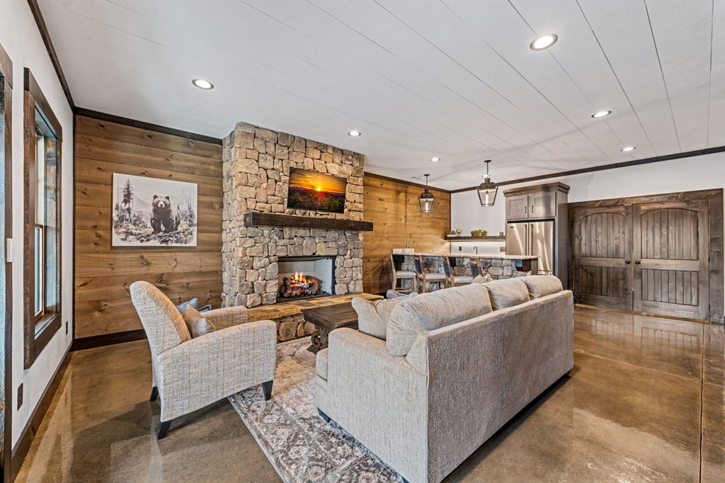 Blue Ridge, Georgia, 30513, United States, 3 Bedrooms Bedrooms, ,4 BathroomsBathrooms,Residential,Active,2028743