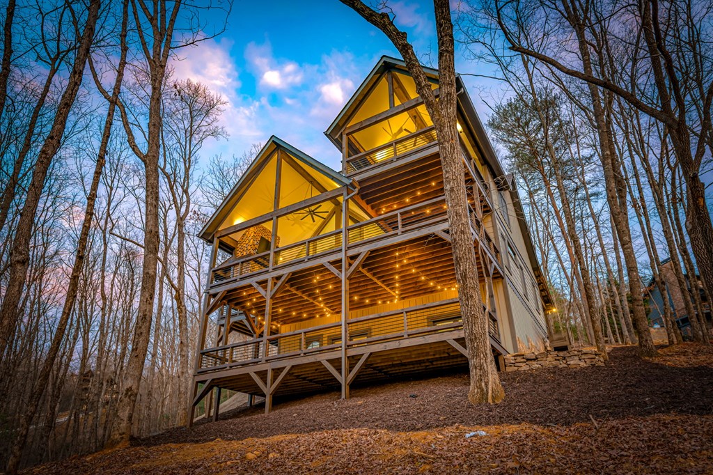 Blue Ridge, Georgia, 30513, United States, 3 Bedrooms Bedrooms, ,4 BathroomsBathrooms,Residential,Active,2028743