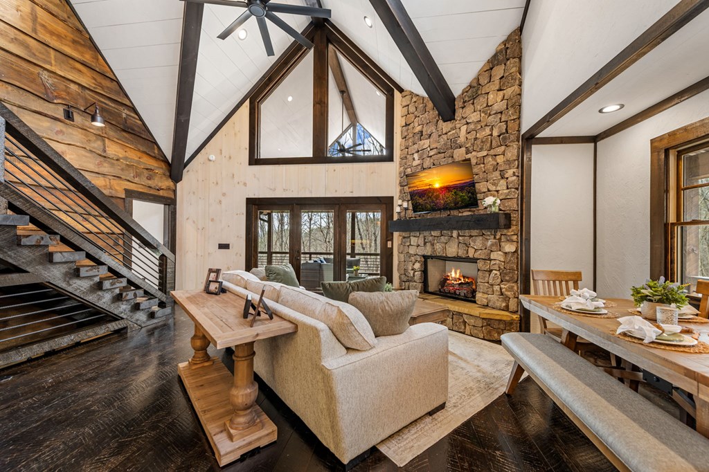 Blue Ridge, Georgia, 30513, United States, 3 Bedrooms Bedrooms, ,4 BathroomsBathrooms,Residential,Active,2028743