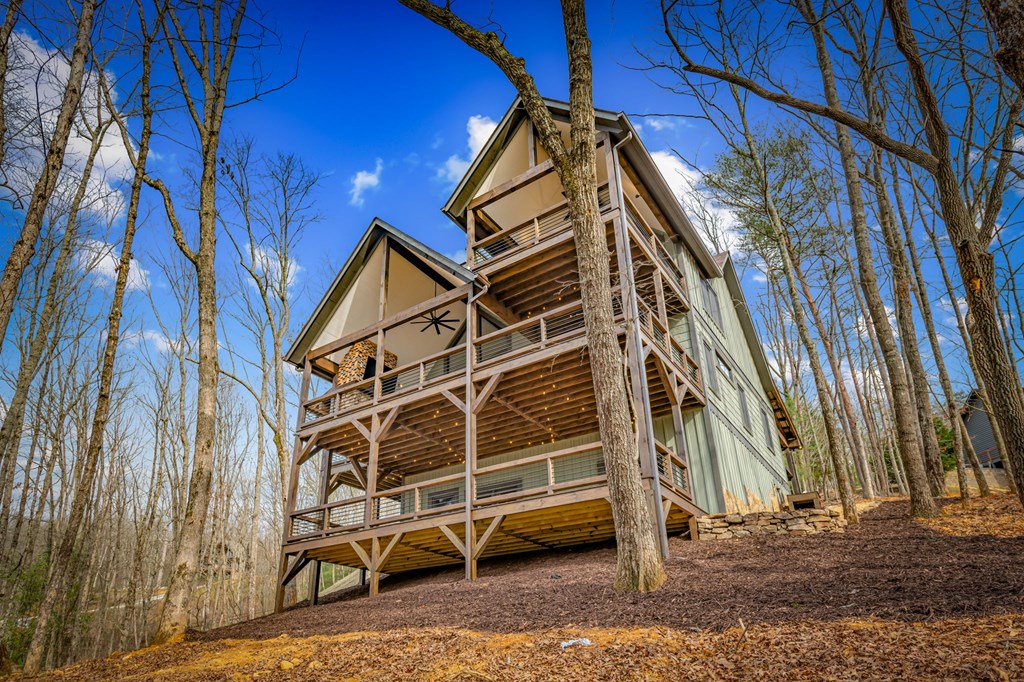 Blue Ridge, Georgia, 30513, United States, 3 Bedrooms Bedrooms, ,4 BathroomsBathrooms,Residential,Active,2028743