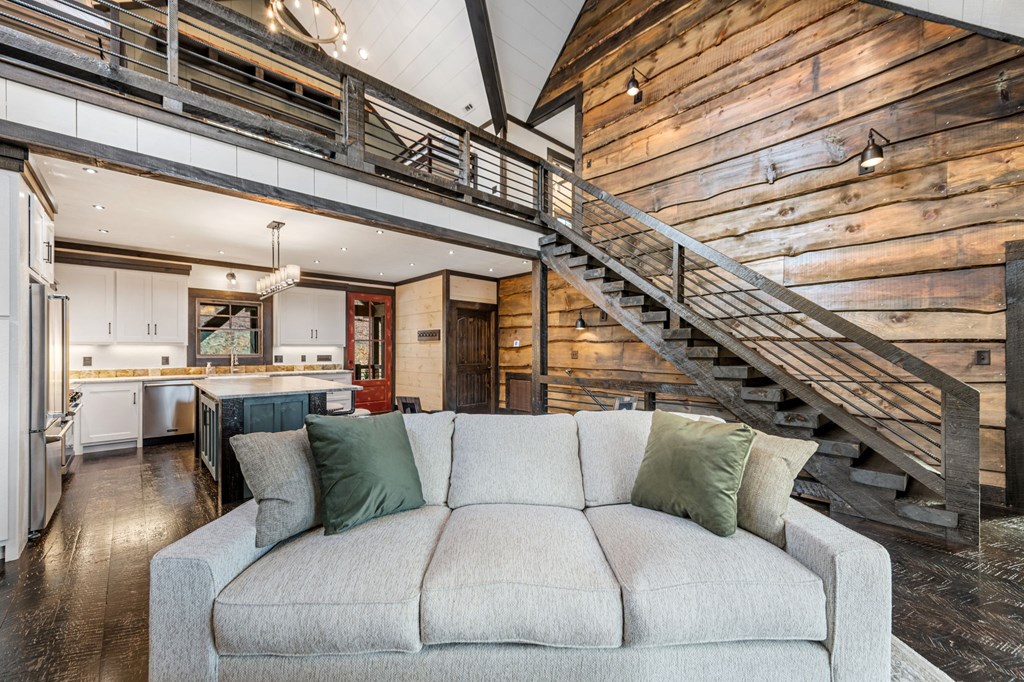 Blue Ridge, Georgia, 30513, United States, 3 Bedrooms Bedrooms, ,4 BathroomsBathrooms,Residential,Active,2028743
