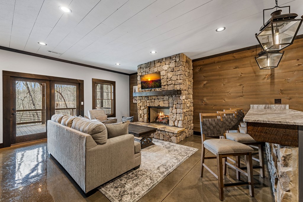 Blue Ridge, Georgia, 30513, United States, 3 Bedrooms Bedrooms, ,4 BathroomsBathrooms,Residential,Active,2028743
