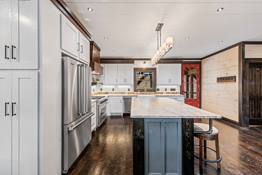 Blue Ridge, Georgia, 30513, United States, 3 Bedrooms Bedrooms, ,4 BathroomsBathrooms,Residential,Active,2028743