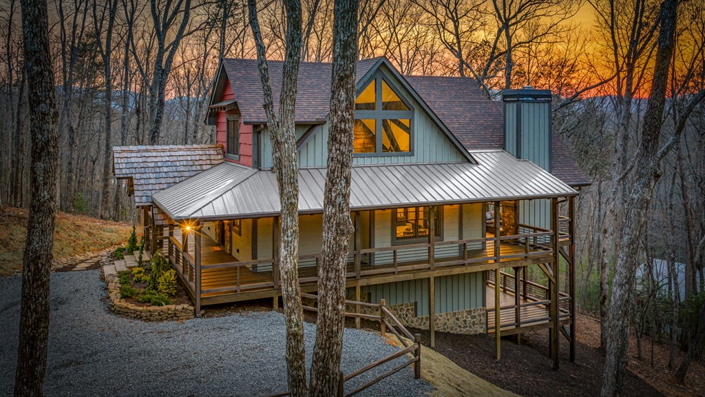 Blue Ridge, Georgia, 30513, United States, 3 Bedrooms Bedrooms, ,4 BathroomsBathrooms,Residential,Active,2028743