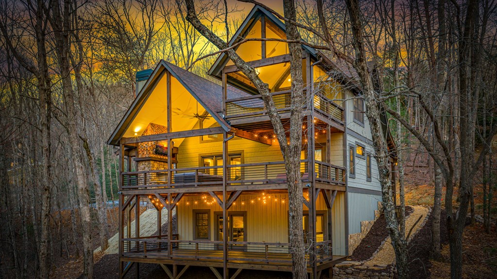 Blue Ridge, Georgia, 30513, United States, 3 Bedrooms Bedrooms, ,4 BathroomsBathrooms,Residential,Active,2028743