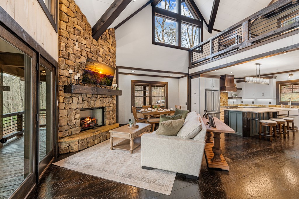 Blue Ridge, Georgia, 30513, United States, 3 Bedrooms Bedrooms, ,4 BathroomsBathrooms,Residential,Active,2028743