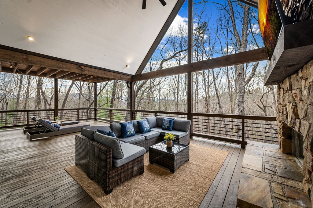 Blue Ridge, Georgia, 30513, United States, 3 Bedrooms Bedrooms, ,4 BathroomsBathrooms,Residential,Active,2028743